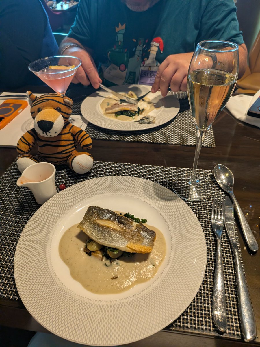 Speedbird Julie ✈️🍾🥂❤️⛸️ tweet media