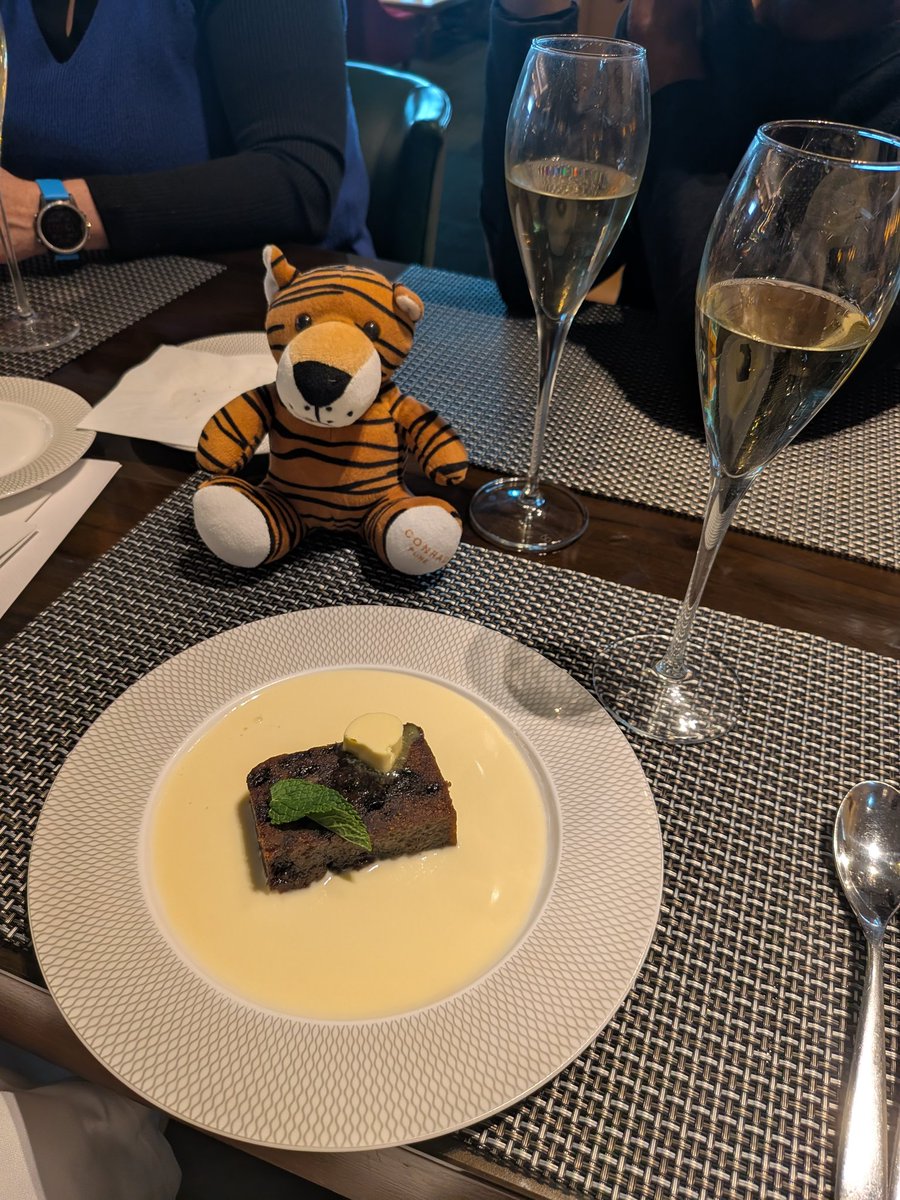 Speedbird Julie ✈️🍾🥂❤️⛸️ tweet media