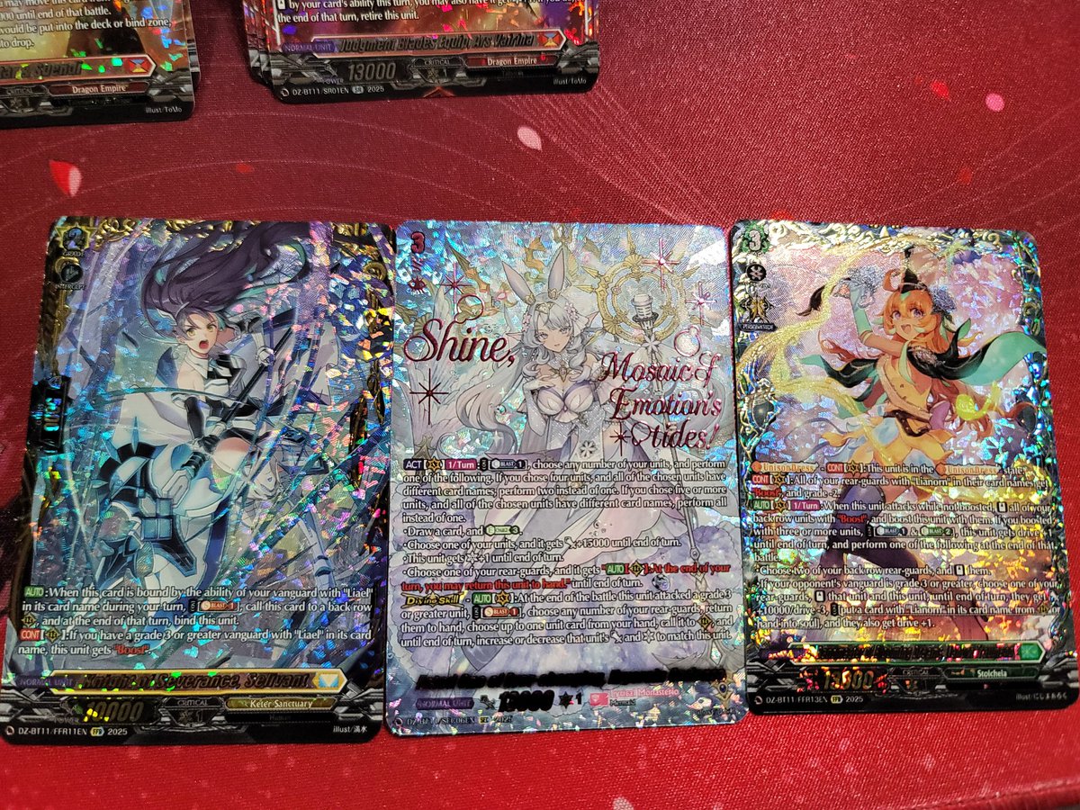Some great pulls from the case

#cfvanguard_en 
#Bushiroad 
#tcg