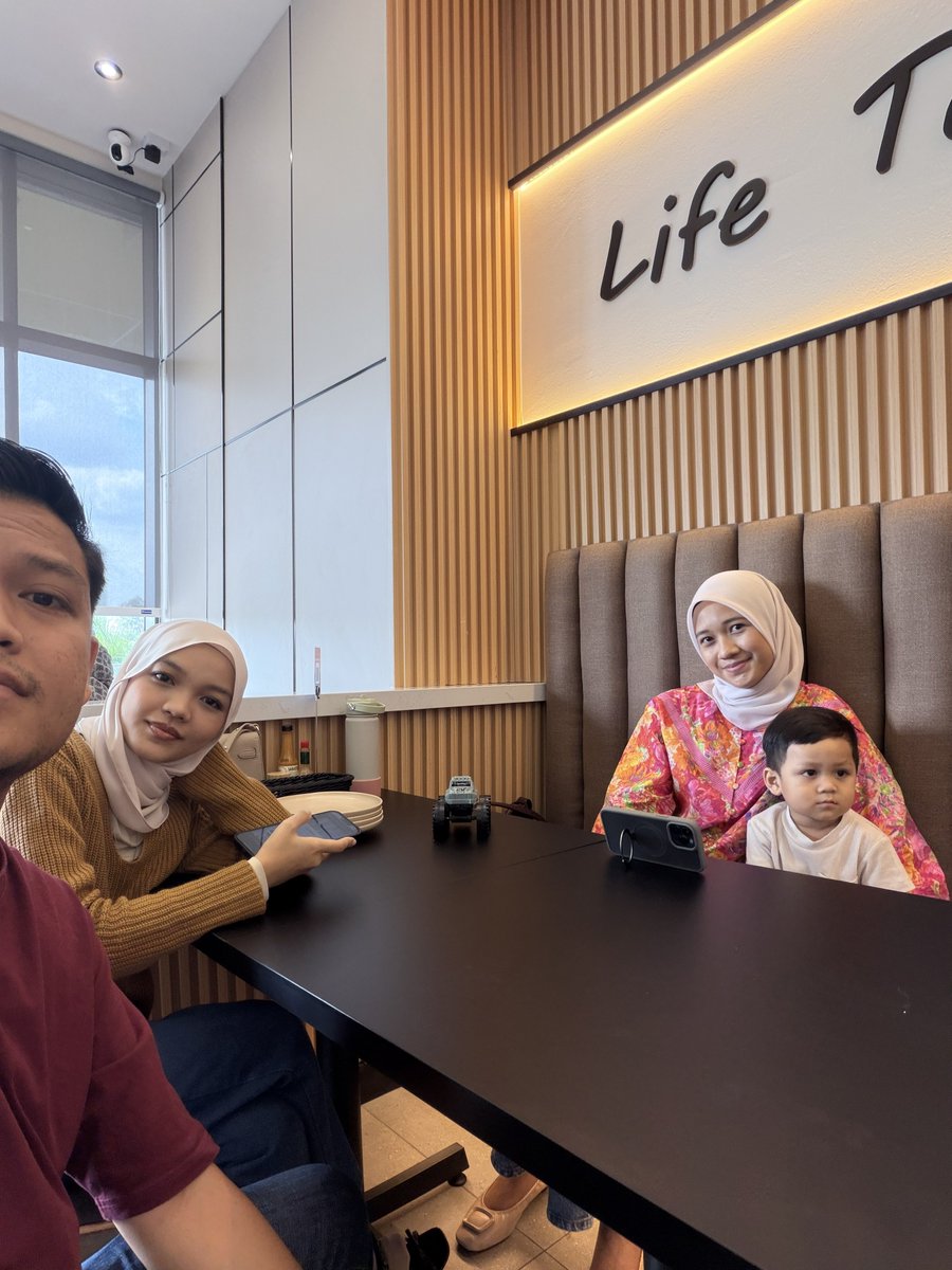 annazrulan's tweet photo. OMG GUYS SEDAP GILA PIZZA WAGYU BIENZ 😍FIRST TIME TRY SINI BRANCH PUTRAJAYA PUNYA. ORANG NILAI SEMENYIH SOMBAN BOLEH TRY SINI. Btw sekarang tengah promo harga RM 68 je doh. Kat mana lagi nk makan pizza wagyu harga RM 68 😩😩 https://t.co/4P6hSla4HT