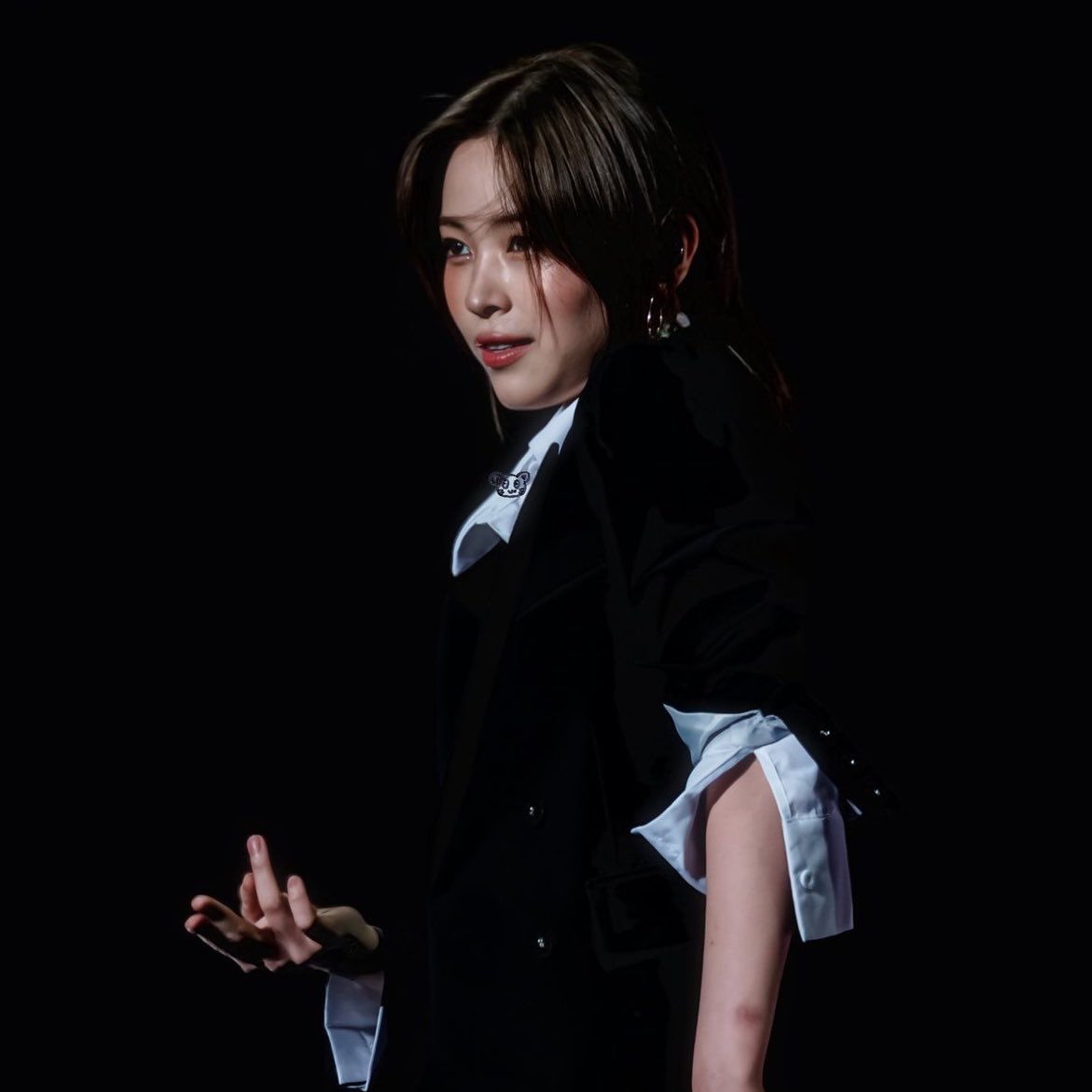 her wearing suits will always hits different