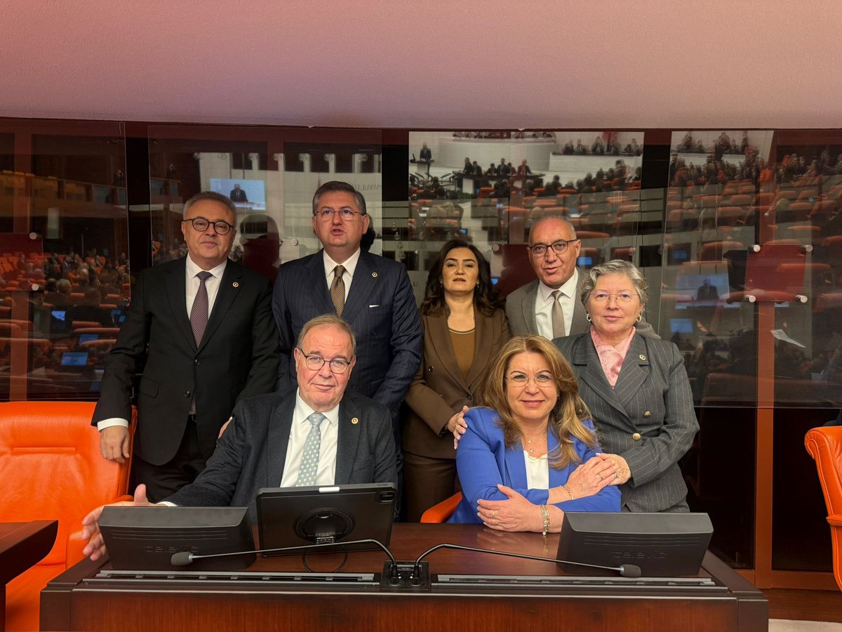 📍TBMM

Genel Başkanımız Sayın Özgür Özel’in de katılımlarıyla 2026 Yılı Merkezi Yönetim Bütçe Kanunu Teklifi ve 2024 Yılı Merkezi Yönetim Kesin Hesap Kanunu Teklifi görüşmelerinin son gününde meclis oturumlarını takip ediyoruz…