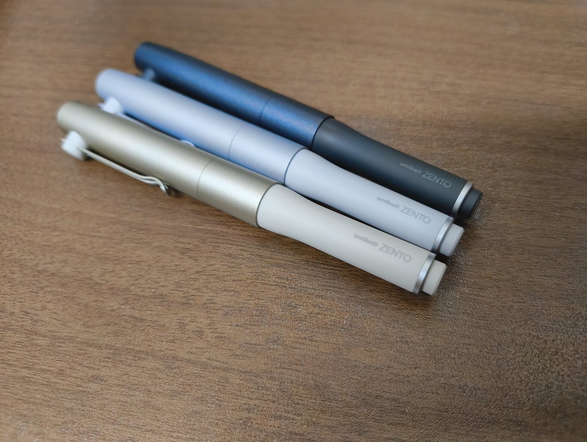 zentoの0.7mmを発見。
signature modelだけ買ってきました。
おとなしめのゴールドカラーです。