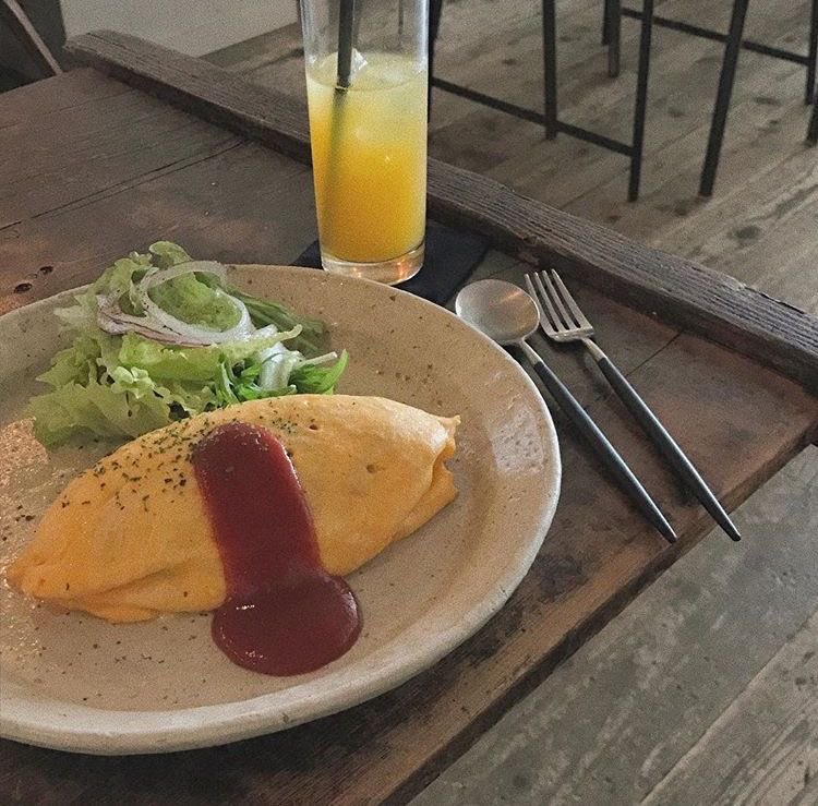 cafenexdo's tweet photo. omurice &amp; iced tea with love from leehan ᢉ𐭩 https://t.co/PkeqR7IUhu