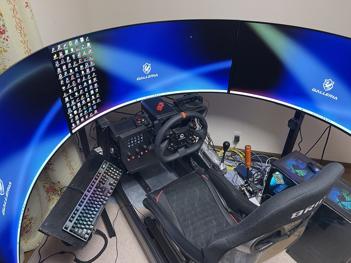 guts_game_7's tweet image. シフター、どれにしようかな。

H1SQを仮設置しました。
ハンドブレーキのポジションはもう少し考えます。

#simucube3
 tuner、ファームのバージョンが更新されましたね。