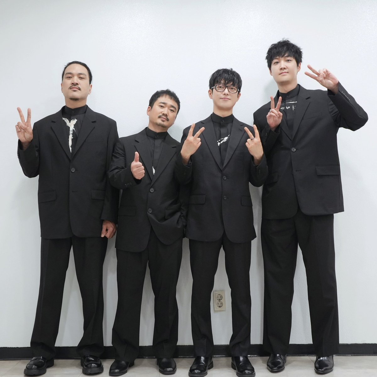 #PHOTO 

2025.12.21 <KBS 열린 음악회>
함께해 주셔서 감사합니다!🎸🤘✨

#국카스텐 #Guckkasten
#양방언
#열린음악회 #메피스토 #WAKEUP