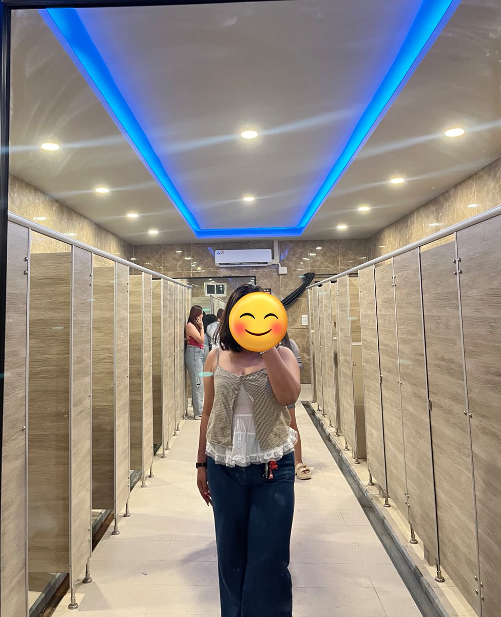 อะไรที่เป็นของเรา จะตามหาเราจนเจอใน"เวลาที่ใช่เสมอ"
ลองเจอคนที่ ศีลเสมอกันดูนะ
เราจะได้เป็นตัวเองแบบ100% เหมือนโลกทั้งใบในความ
สัมพันธ์ลงตัวไปหมด
แล้วคุณจะรู้ว่าความสัมพันธ์ทีมัน มหัศจรรย์ใจ มีอยู่จริง