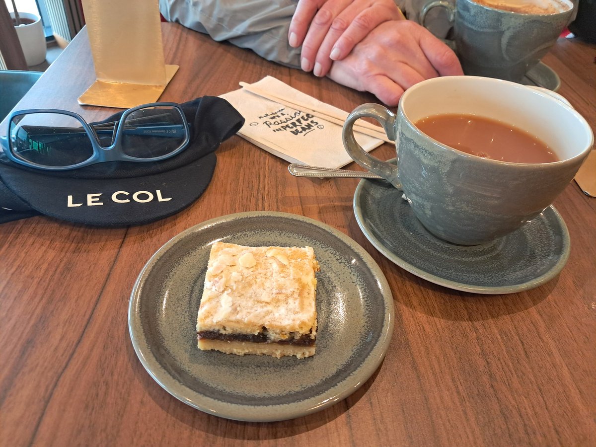 CB_cycles's tweet photo. No solstice sunrise shenanigans today, haven't seen the sun π€·ββοΈ
But a 40km club ride and mincemeat slice coffee stop will do, and I got back before the rain (almost). It's the last club ride until 2026 with a festive twist π₯§βοΈπ΄ββοΈπ§ #cycling #wintersolstice #festiveride https://t.co/5I5iJd5dR5