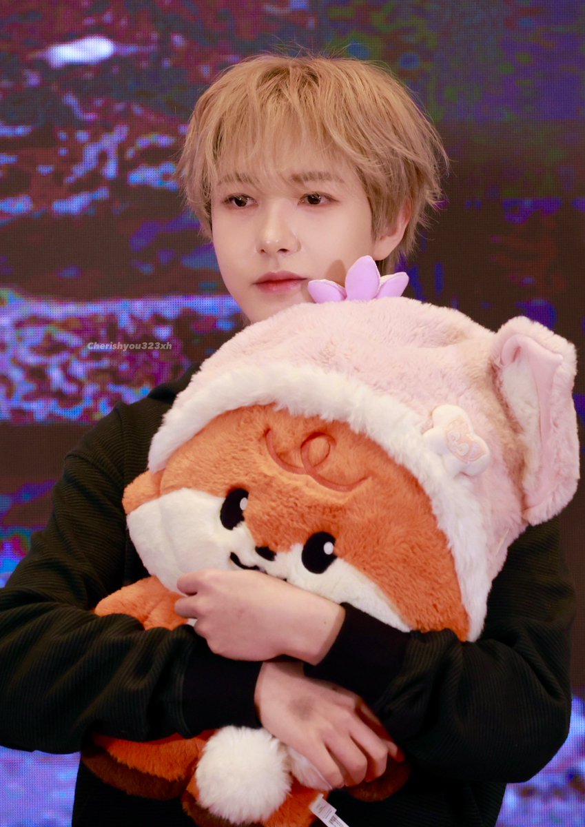 RT @cherishyou323xh: 251221 🧸🎀 #런쥔 #仁俊 #RENJUN #ロンジュン