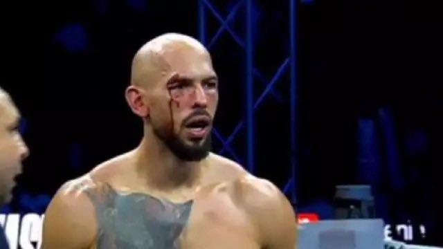 reformexposed's tweet image. Andrew Tate
Jake Paul
Tommy Robinson

All getting whooped by boxers in a single weekend.

😂