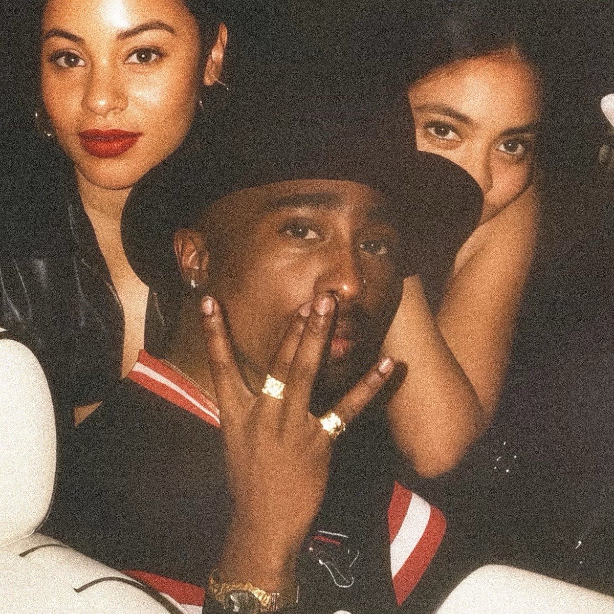2Pac News (@2pacnews) on Twitter photo 