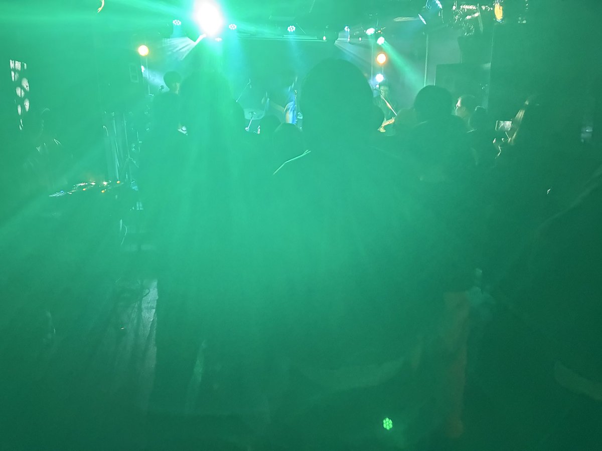 本日は、お越しいただきありがとうございました。
スポーツ€カモメをはじめとした共演者の皆様もありがとうございました。

次回のライブもお楽しみに。

12/21 あめあめ @六本木CLUB EDGE
1. 君が代(🎸🇯🇵)
2. ギター忘れた
3. scat
4. 忘れ路