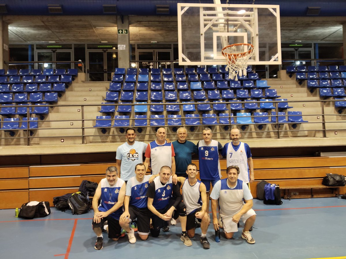 ClubBasquetCIC's tweet photo. Fa 134 anys James Naismith va inventar el bàsquet. Desde el CB CIC, cada cap de setmana, intentem honorar aquesta fita! 

Feliç dia internacional del bàsquet!

🏀💙

#CBCIC #FamíliaCBCIC #BàsquetCatalà #somciquers #bluedevils https://t.co/AhFVFLW1cq