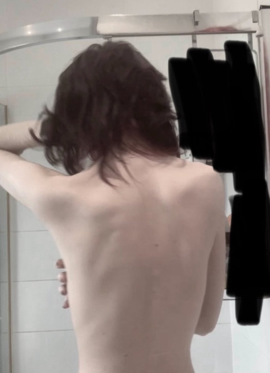 implicitcrulety's tweet image. Is there a difference ? This is from July