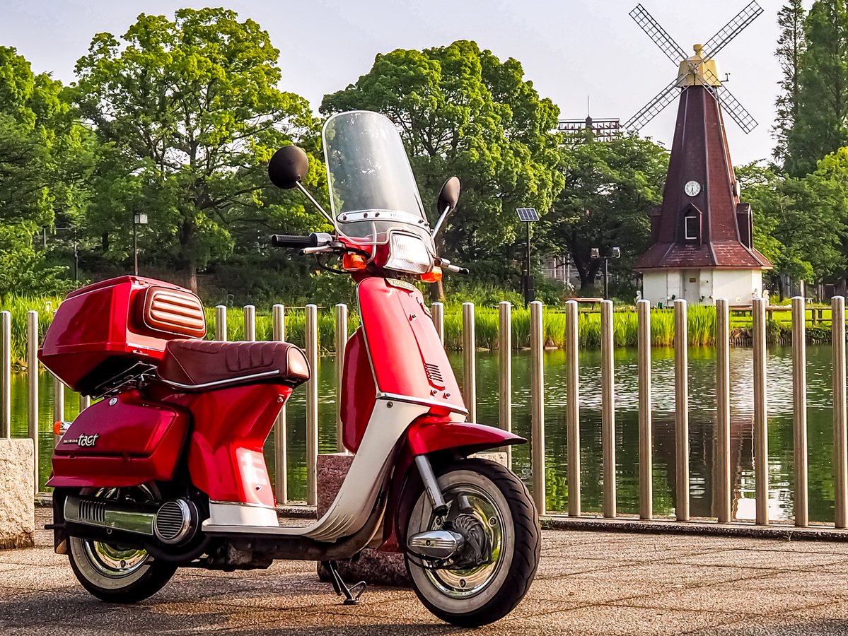 NakedKouji's tweet image. #あなたのバイクのコンセプト 

生き残った現役の昭和原付
ノーマルの皮を被ったド改造車
どう見ても純正で遅そうなのに速い
初代モデルなのに現行モデルより速い
殆どの人はその事に気が付かない

#タクト 
#ab07 
#タクトフルバック