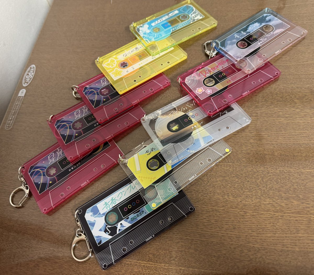結束バンドのカセットテープ風アクリルチャームってこんなに偏るんだ