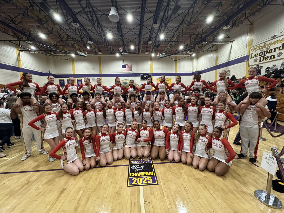 hudsoncheerteam's tweet image. We have had a busy past couple days! Yesterday we had a blast at Battle at the Jungle 🎉

We also had so much fun at our annual Christmas party 🎄 Shoutout to all of our parents who helped make this the best one yet ❤️
#cheer #cheerleading #highschoolcheer #coedcheer #hudsoncheer