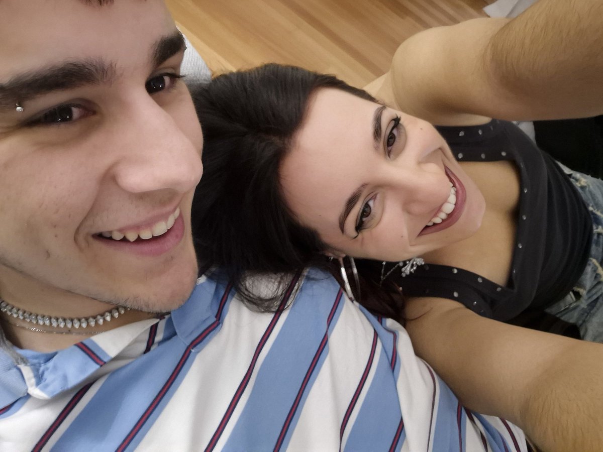 🫶🏽🙂‍↕️❄️