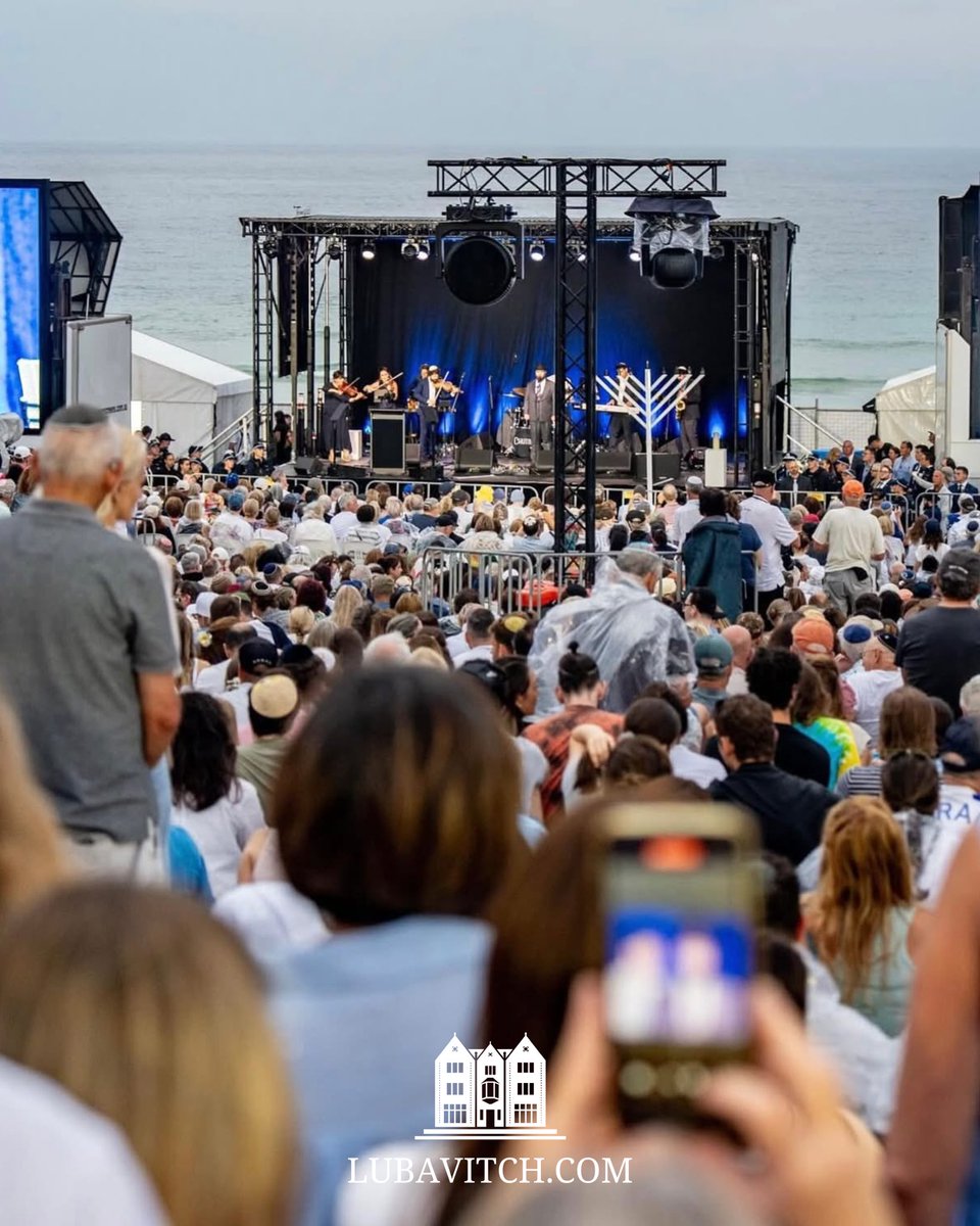Lubavitch's tweet image. The menorah was lit again at Bondi Beach — this time, the eighth candle — with thousands gathering tonight in remembrance of the victims and in a public show of Jewish pride.