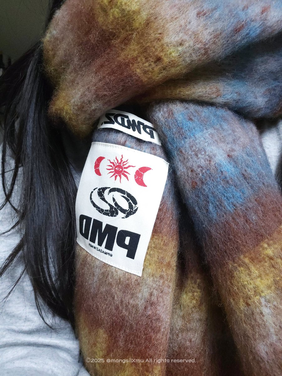 mongsilXmu's tweet image. #협찬 #RT이벤트

RT 추첨 3분에게 피마다지원 구름 시그니처 머플러 
브라운 스트라이프 컬러를 드립니다!
당발 : 26/01/02

에이블리 1등 머플러🧣
피마다지원 구름 시그니처 머플러가 
에이블리와 무신사에서 1 + 1 행사가 진행중이라고 합니다!

정말 구름처럼 폭신하고 도톰해서 따뜻하고
색상도…