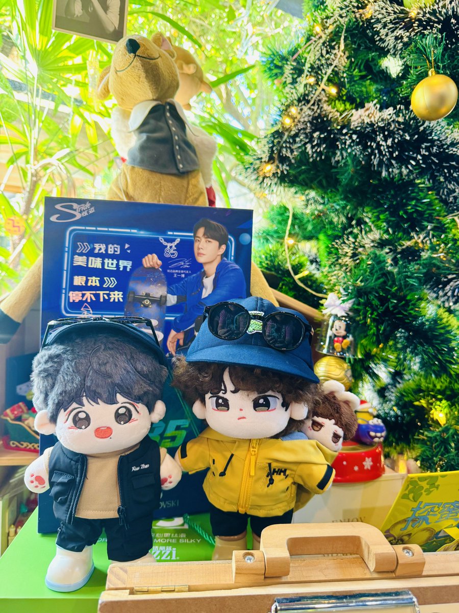MCBKK3's tweet photo. งานสุดท้ายของปีนี้  บรรยากาศอบอุ่น และเป็นกันเองมากๆ ได้เจอเพื่อนๆในด้อมคนคุ้นเคยกันทั้งนั้น ขอบคุณสำหรับกอว.ที่มอบให้มาจุกๆด้วยนะคะ #BZMissionXmas https://t.co/2kfQkc8QyA