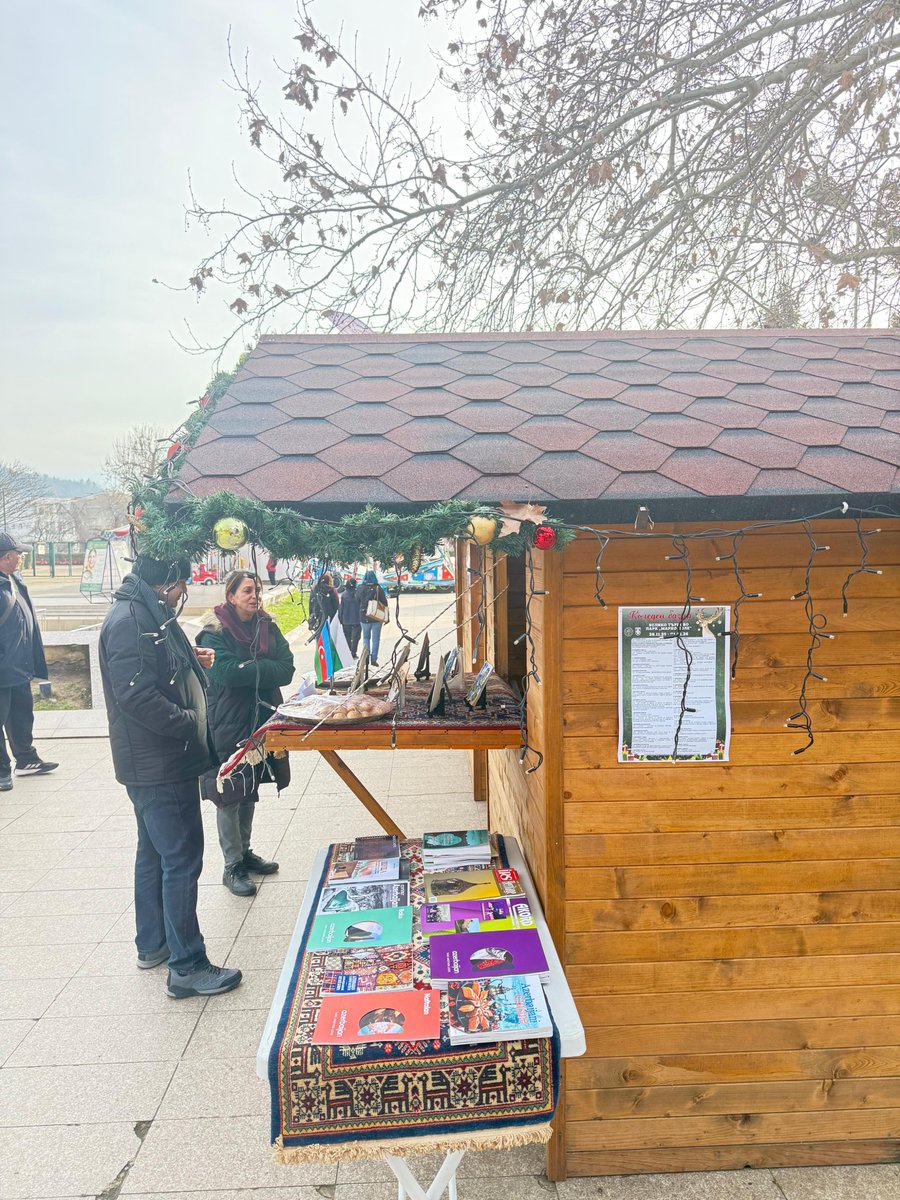 AzEmbBulgaria's tweet image. Azərbaycan “Veliko Tırnovo Milad Bazarı” sərgisində təmsil olunub.

Bolqarıstanın Veliko Tırnovo şəhərində hər il keçirilən ənənəvi “Veliko Tırnovo Milad Bazarı” sərgisində Azərbaycanın Bolqarıstandakı səfirliyi milli stendlə təmsil olunub. Sərgidə səfirlik tərəfindən…