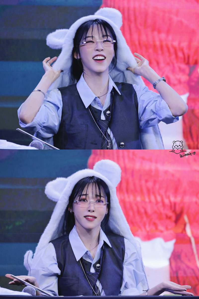 Happy MoonByul Day 

케이크 같이 먹어요 
우리 언니 ◝(ˊ꒳​ˋ)◜⁺˳ 𖤐 ⊹

 #HappyByulsDay
#오늘_우리의_계절은_문별이야 
#OurPreciousMoonbyulDay

#MAMAMOO #MoonByul 
#마마무  #문별  #文星伊
