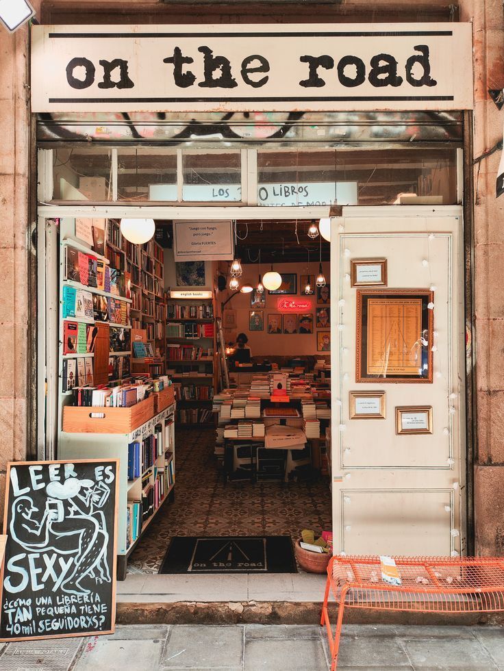 MozartCultures's tweet image. bookstores in barcelona