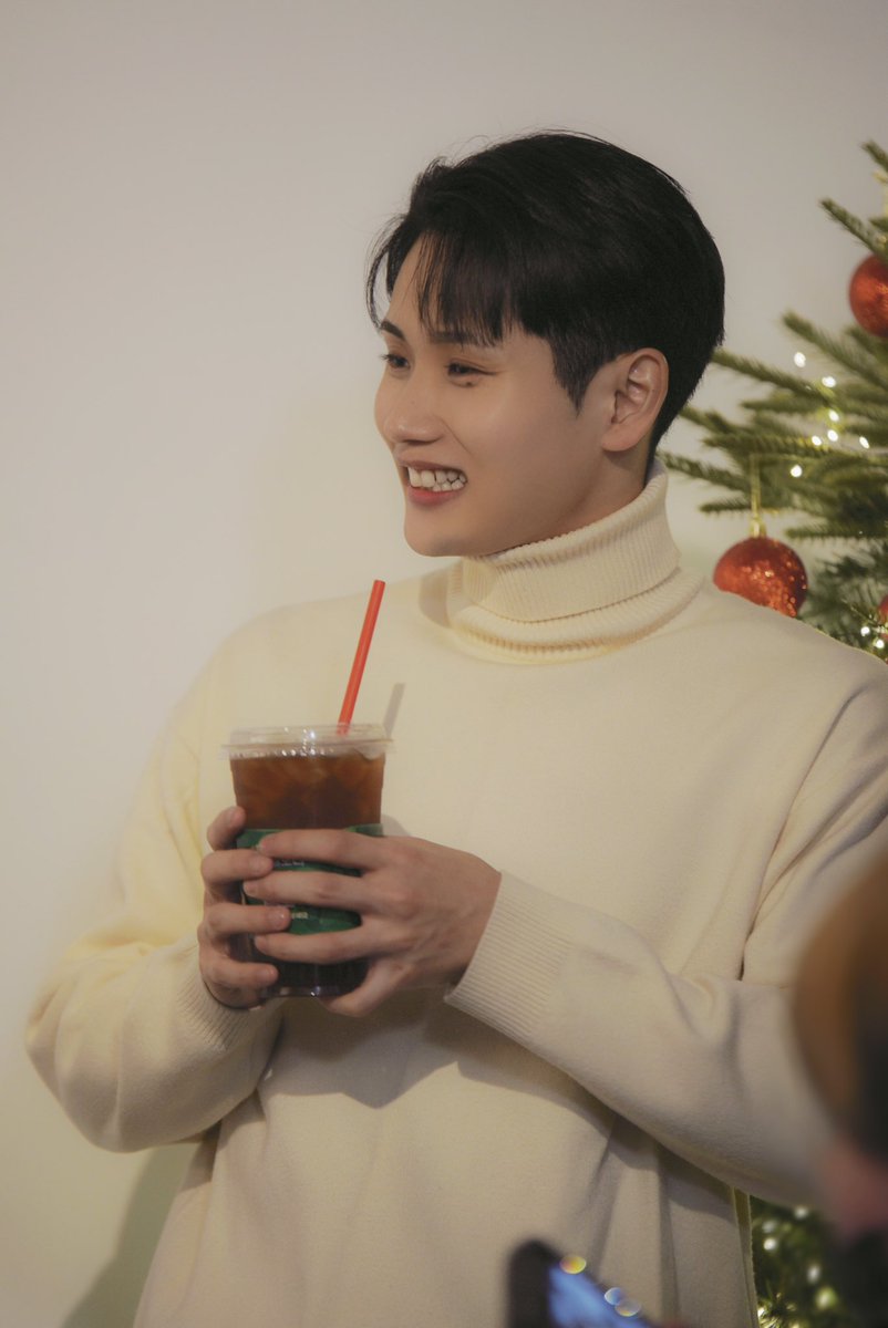 🐥🐣

韓国の美容室に寄って、髪をやったそうです。
気に入ったそうです。

#千歳小梅