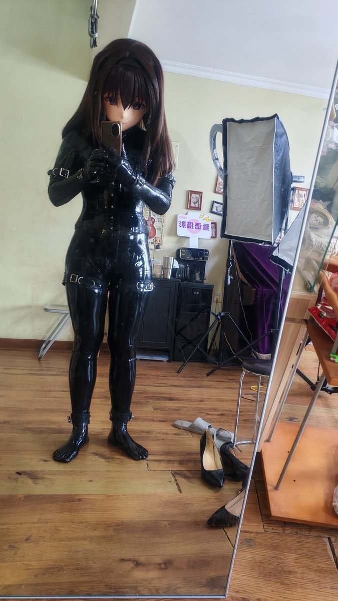 fYPAM1's tweet image. 放两张先行图
#latex #rubber #kigurumi #着ぐるみ #kigurumi #着ぐるみ #kig #明日方舟 #Arknights #アークナイツ #プリースティス #普瑞赛斯 #Priestess