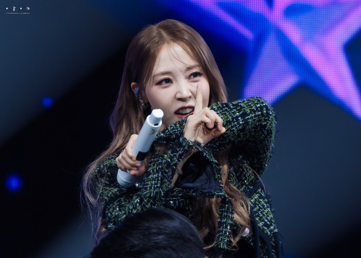 겨울은 문별이 계절이다❤️
생일 축하해 내년에도 잘 부탁해~

#오늘_우리의_계절은_문별이야 
#OurPreciousMoonbyulDay 
#HappyByulsDay
#문별 #마마무 #MOONBYUL #MAMAMOO