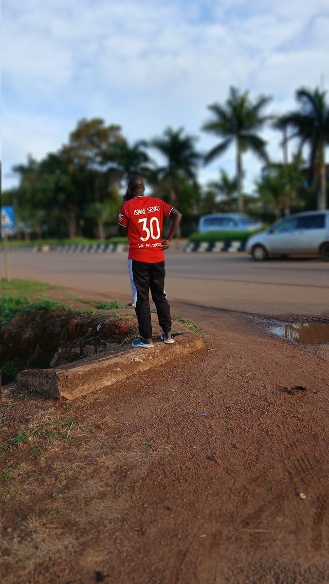 Senfuka was spotted here man u juuuuu.......