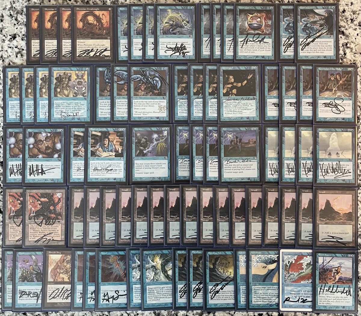 旧枠foilが無いカードはサインにするのもいいな。