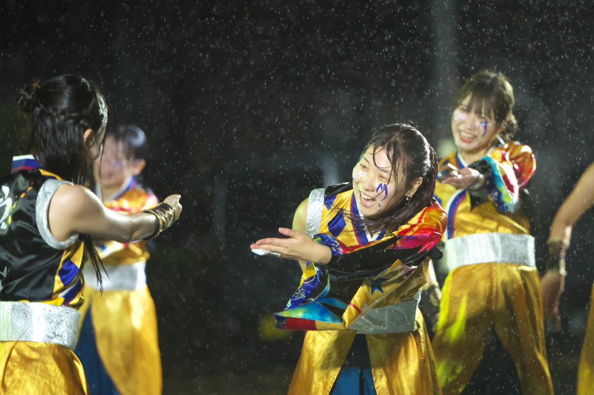 ryu583RK5's tweet photo. 冬のよさこいソーズラ祭り
松川藤の広場会場2回目
学生よさこいチームおどりんちゅさん③

素敵な演舞ありがとうございました🎪

2025.12.20

#冬のよさこいソーズラ祭り #おどりんちゅ　#よさこい　#夢駆 #学生よさこいチームおどりんちゅ https://t.co/C5oFeFMB5u