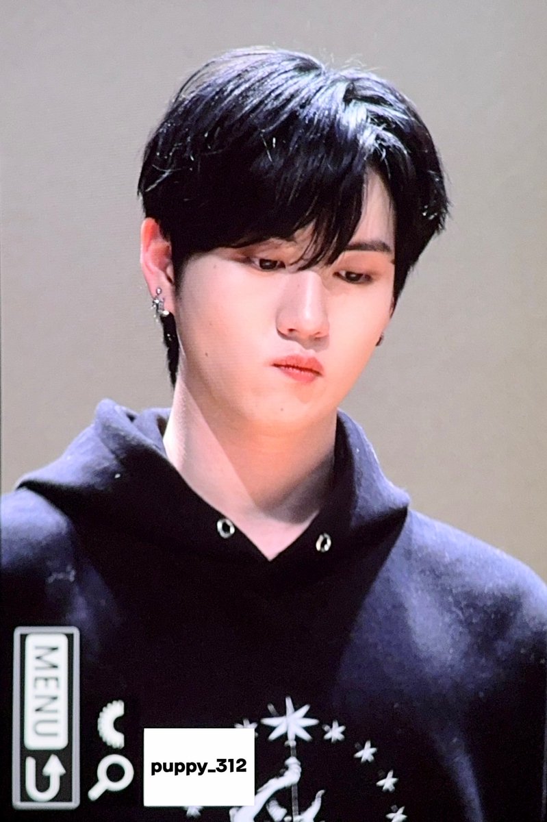 251221 프롬스토어 

눈물나게 수고해뜨앙 💧💧

#EPEX #이펙스 #YEWANG #예왕