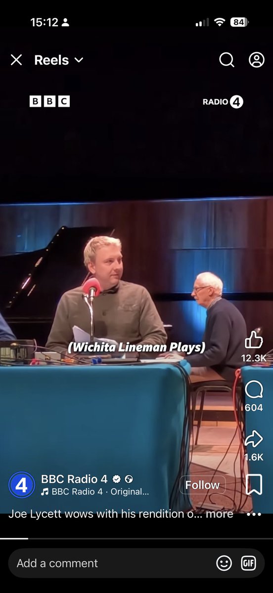 ʎɹuǝH tweet media