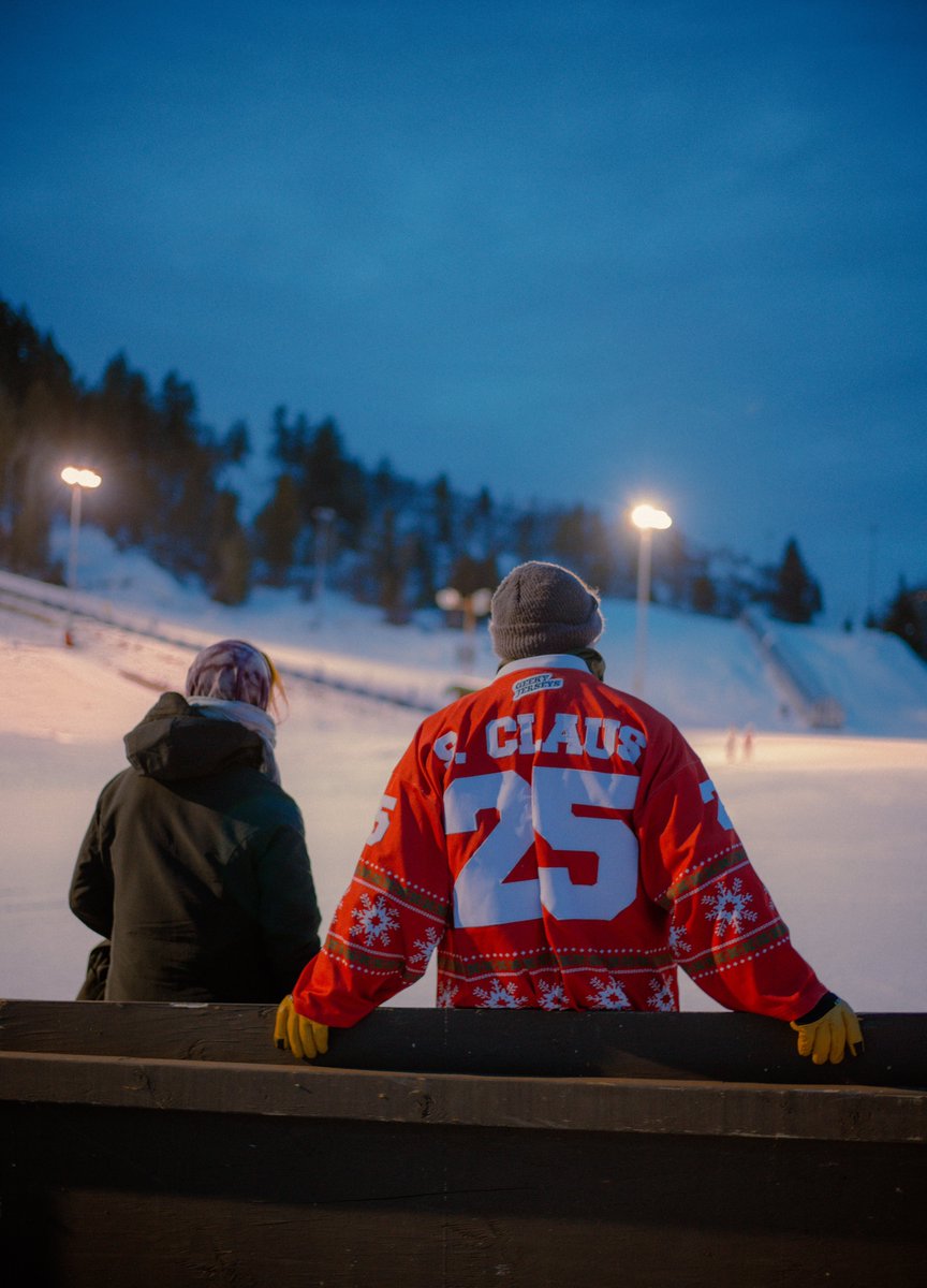 AlexKittoe's tweet image. A cold winter night