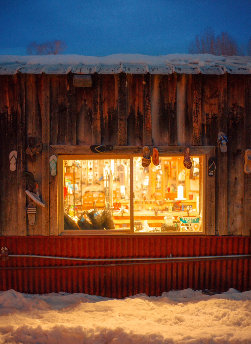 AlexKittoe's tweet image. A cold winter night