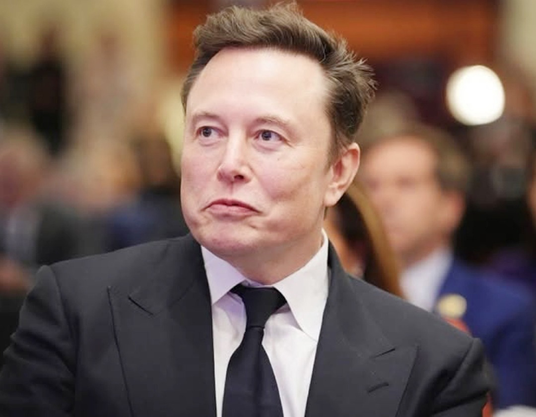 ثروة إيلون ماسك تقفز إلى 749 مليار دولار. أول شخص في التاريخ يصل إلى هذا الرقم 