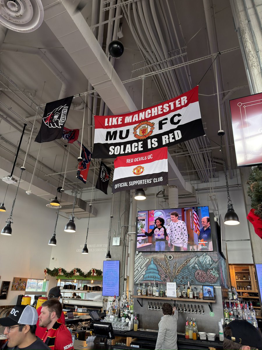 Happy Holidays, Reds!

Doors are open at @solacebrewing for United vs Villa.

UTFR! 🔴⚪️⚫️

#MUFC #RedDevilsDC #DC #DMV #UTFR