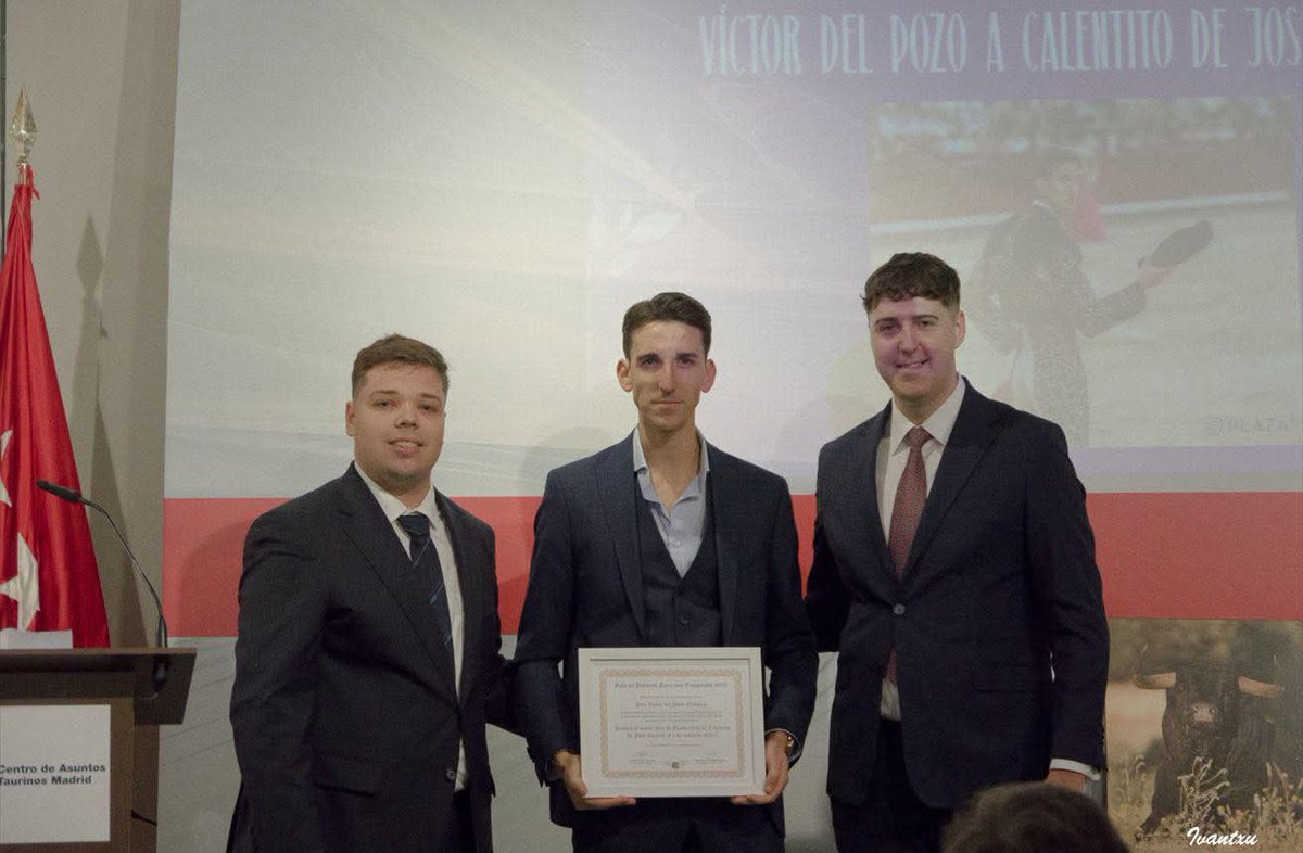 Víctor Del Pozo recogió el premio que concedió la A.C.T. Chenel Y Oro en su 2ª gala de triunfadores. 

La masa social de Chenel y Oro premió a Víctor del Pozo como... 

Mejor par de banderillas 🤩 en Madrid en el año 2025

¡Enhorabuena! 

📸: <a href="/ivantxu1979/">Ivan García Lechuga</a> IVÁN MARCOS