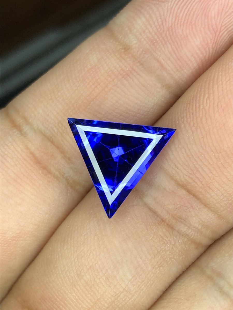 天然タンザナイト トライアングル スーパーデラックスブルーカラー