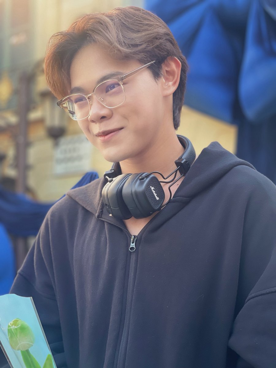 គេហាស៎ មានថ្ពាល់ខួចទៀត😭

#lany_foreverones