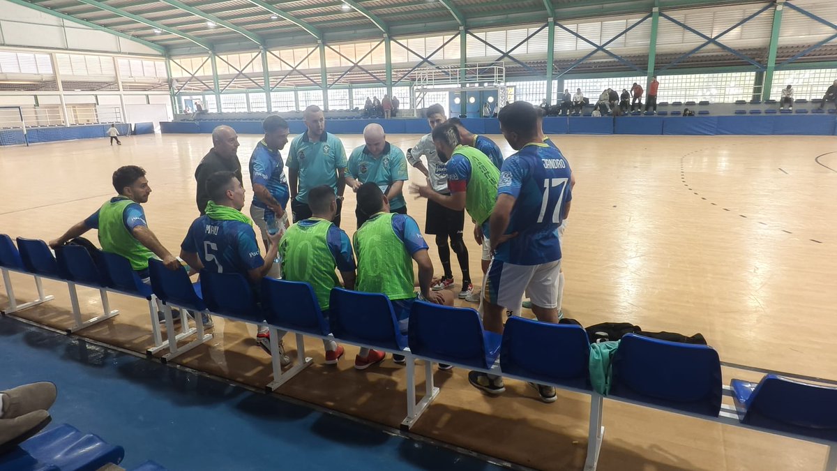 Jornada 7 de la @ligaslocaleselx

Blinderbets-Thunder Pack Logistics 6-1 Goma Royal 

Victoria que nos permite irnos al parón de navidad lideres

Sin lugar a dudad es el partido más redondo tanto a nivel defensivo como ofensivo.
Desear suerte al rival donde tenemos buenos amigos