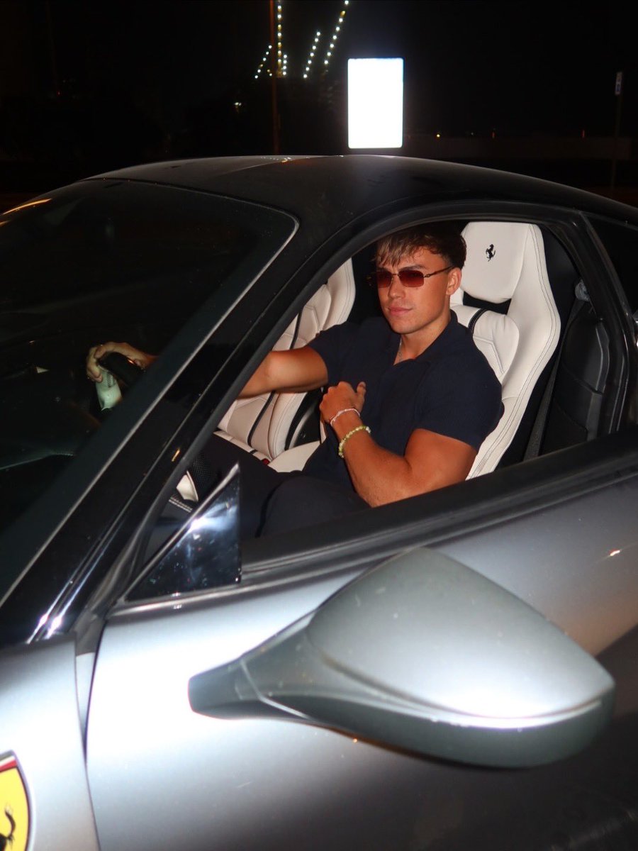 masterchad17's tweet image. Ferrari or Lamborghini? I can’t choose, how about both