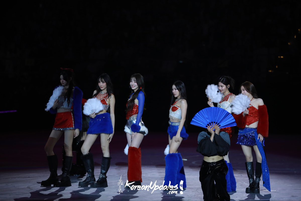 KoreanUpdates's tweet image. [PHOTOS] กระปุก-ไซซี, ป่าน-ฟ้อนด์,  ต้นข้าว-วาดฟ้า ในงาน "GMMTV STARLYMPICS 2025" 

PAHNFOND FIGHTO
CIIZE  STARLYMPICS

#FONDnatticha #pahnthitta
#kapookphat #kapookploynira 
#CiizeRutricha #ciizezphr
#tonnkhaw #Waifhaa 
#GMMTVStarlympics2025 #GMMTV #KoreanUpdates