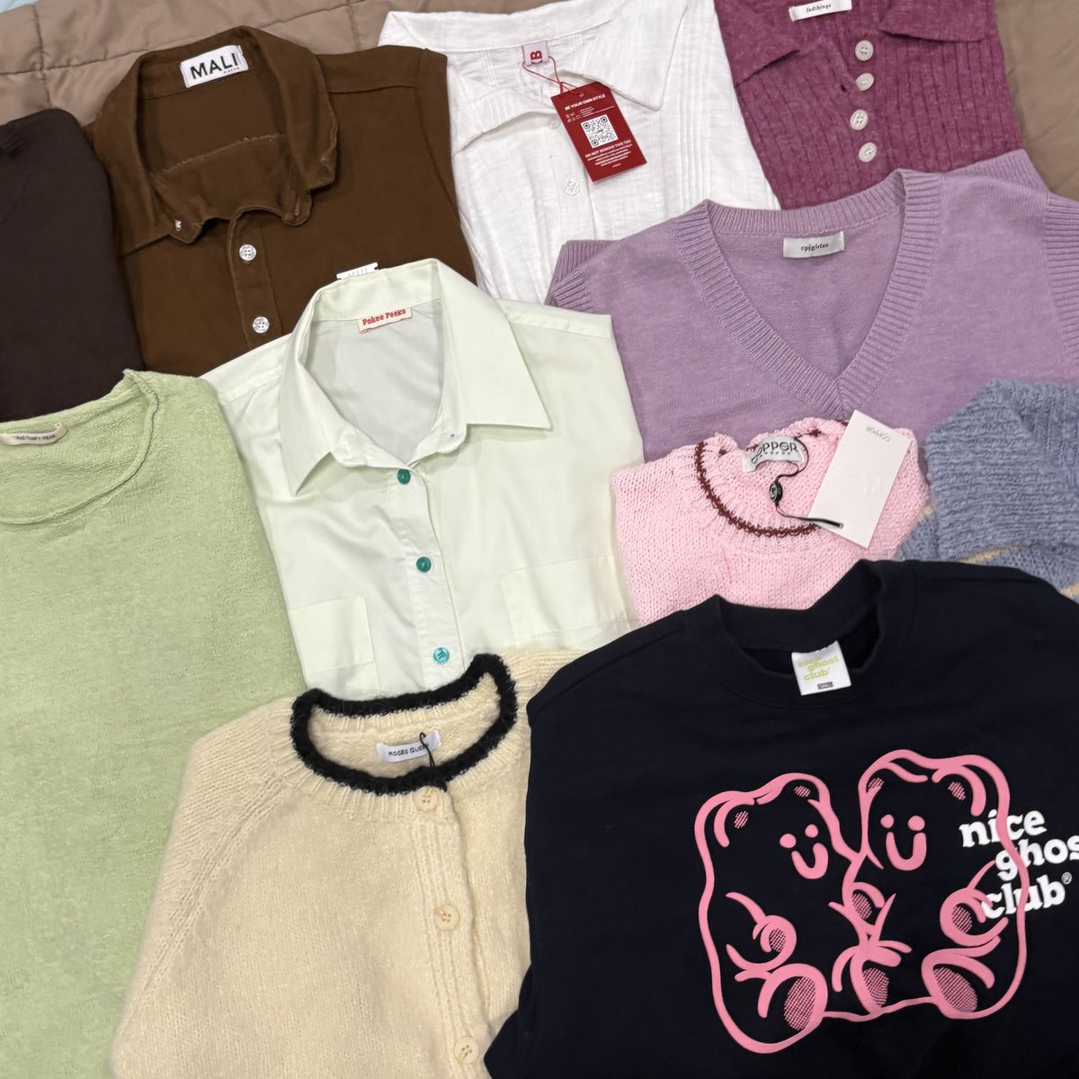 inmybox__'s tweet image. 🍋 ส่งต่อเสื้อผ้ามือสองของเราเอง 
แบรนด์ไอจี fadthing tgda เกาหลีบางตัวยังไม่ได้ตัดป้ายเลยคับ 🥹

เริ่มต้น 100 บาท ลงวันนี้ 20:00

🚚 ค่าส่งเหมา 40฿ (ซื้อ 2 ตัวขึ้นไปส่งฟรี) 

 🍐 รีทวิตลด 10 บาท 

#โล๊ะตู้ #ส่งต่อเสื้อผ้า #ส่งต่อเสื้อผ้ามือ2 #โล๊ะตู้มือสอง #เสื้อผ้ามือสอง