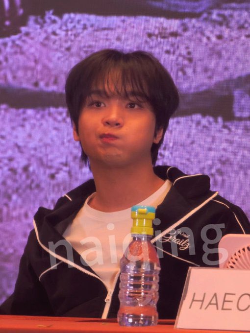 hccenter_6's tweet image. 뭐지 이 애기는.