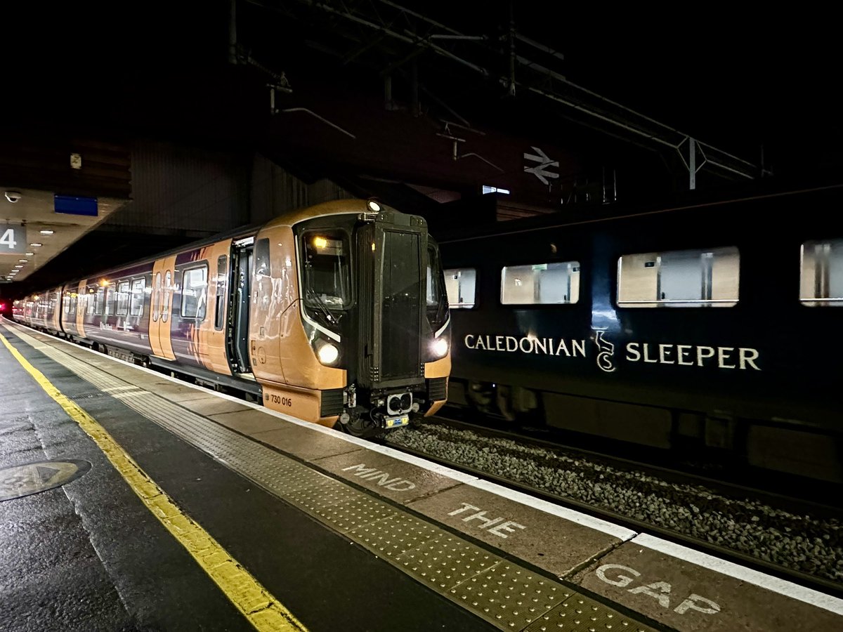 shellienic's tweet image. Thursdays shift began with a #Walsall, followed by a round trip on #CrossCity Lichfield/Bromsgrove, another Bromsgrove &amp;amp; finished with a B’ham Intl where the #CaledonianSleeper passed through en route to the Highlands. I really do need another trip on this. It’s been a looooong