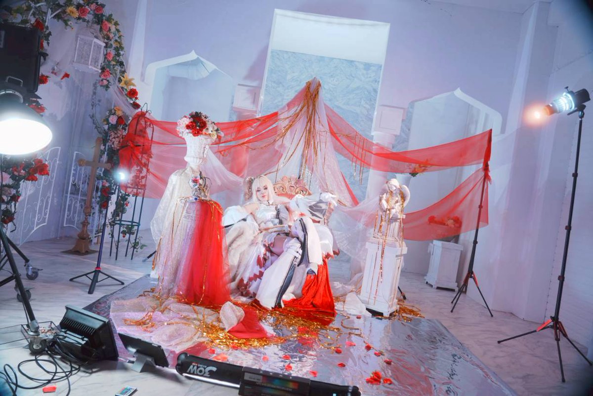 初めましてのスタジオでブースセット作りました〜
ネロちゃまイメージです！
2枚目以降は📸で撮影した撮ってだし写真。色味を変えて撮ったらだいぶ印象変わるね！
被写体入れたら可愛くなる
ツリー機材
M:<a href="/youki7445_k/">🌱磯野妖樹🌱</a>